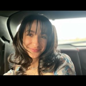 Meet your Posher, Emily